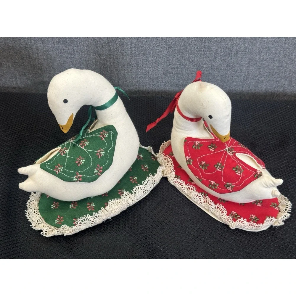 Two Vtg Hand Crafted Fabric And Poly Filled Christmas‎ Geese Wreath Accessory
